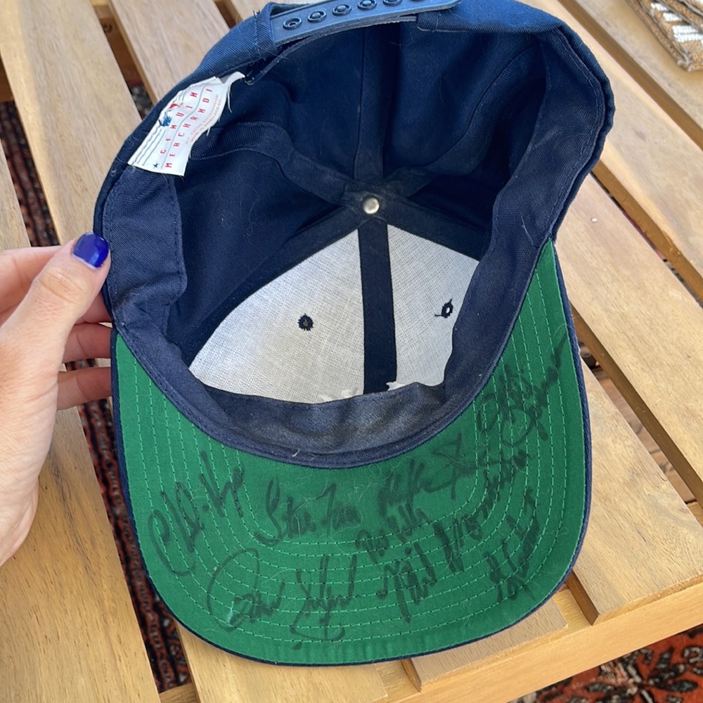 Signed Yankees hat - Picture 4 of 4